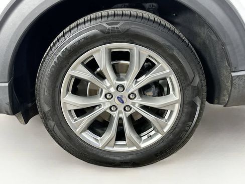 Used 2020 Ford Explorer XLT w/ Equipment Group 202A image 8