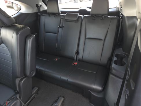 Used 2021 Toyota Highlander XLE image 34