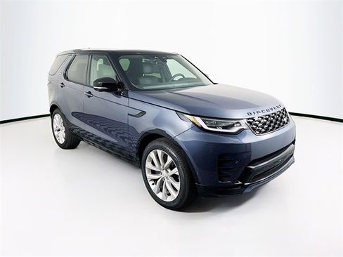 Used 2024 Land Rover Discovery Dynamic SE image 3