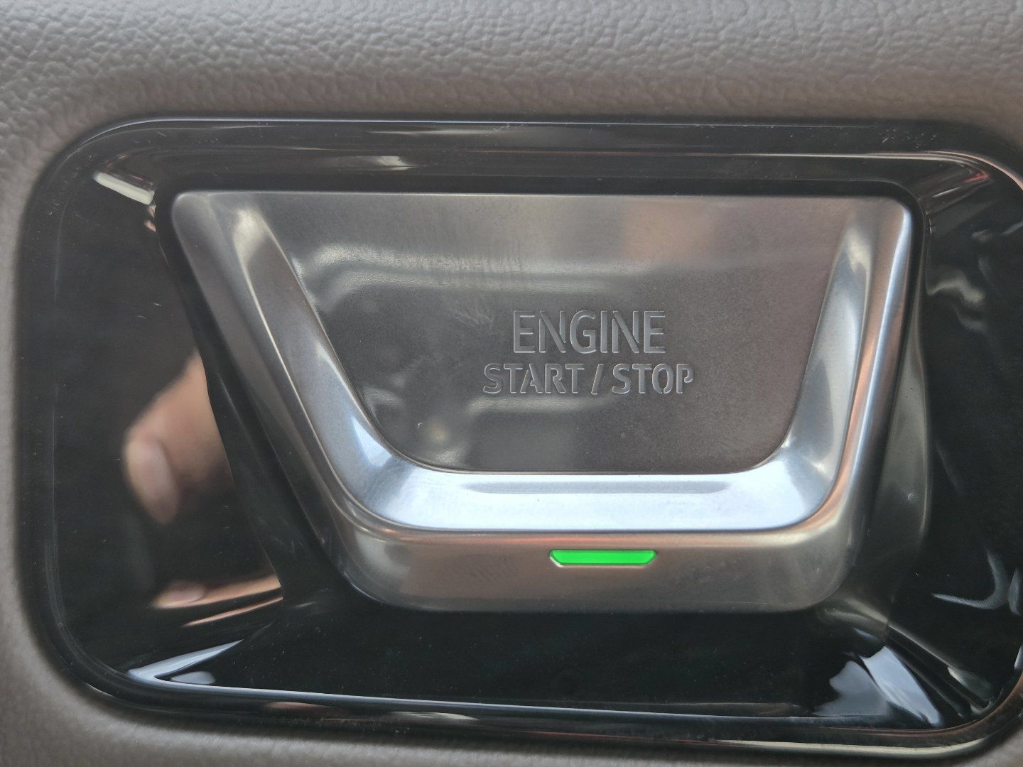 New 2026 GMC Yukon Denali w/ Sun & Power Step Package AWD/4WD image 38