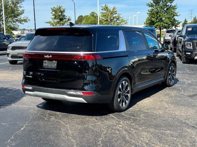 Used 2024 Kia Carnival EX FWD image 13