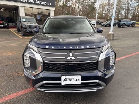 New 2026 Mitsubishi Outlander SE image 3