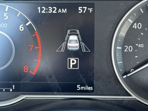 New 2025 Nissan Versa SR w/ Trunk Package image 13