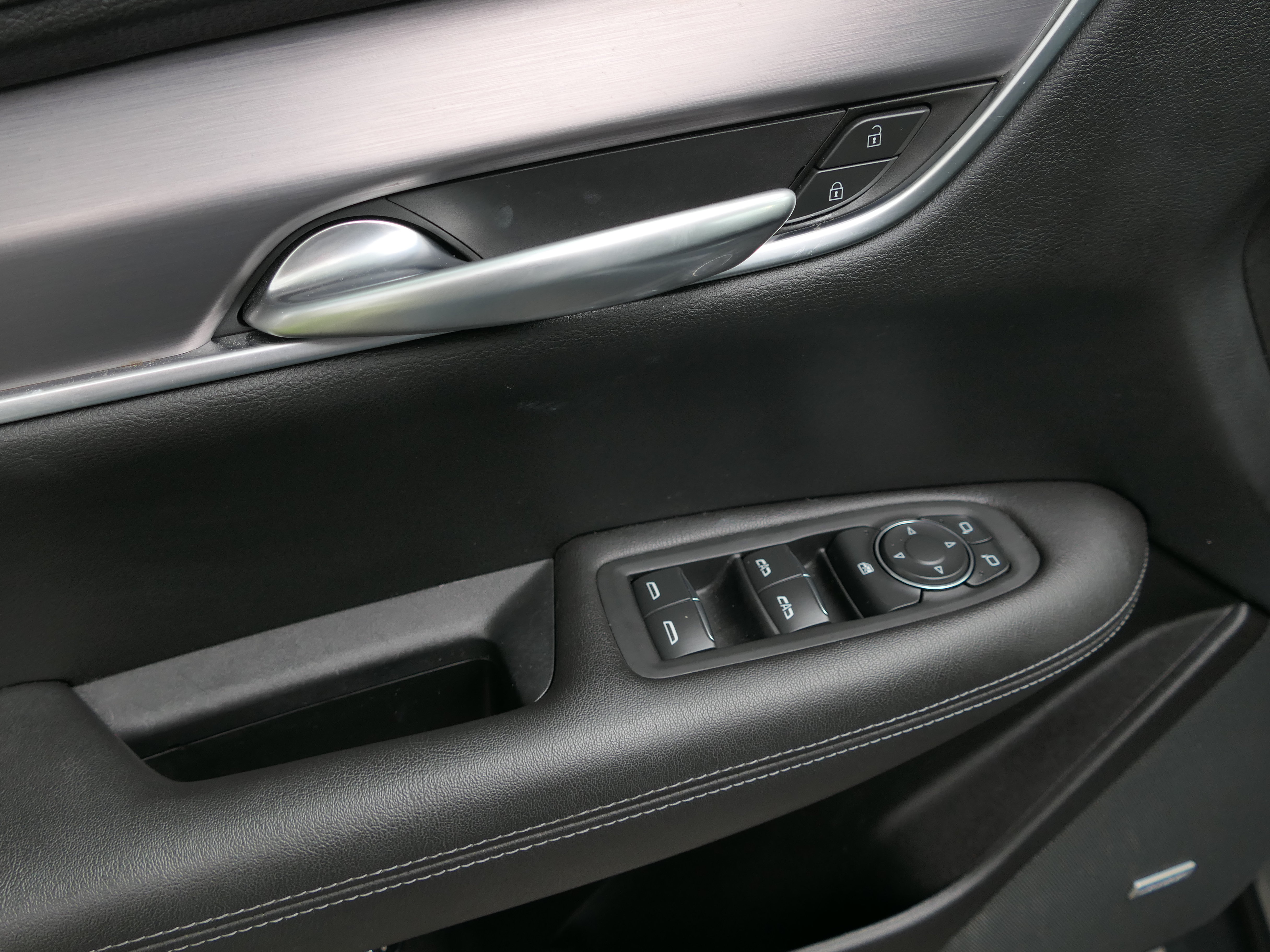 Certified 2024 Cadillac XT5 Luxury FWD image 15