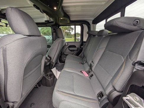 New 2025 Jeep Gladiator Sport image 12