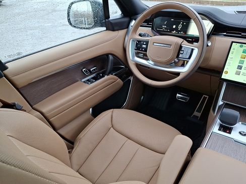 New 2026 Land Rover Range Rover Long Wheelbase SE AWD/4WD image 12