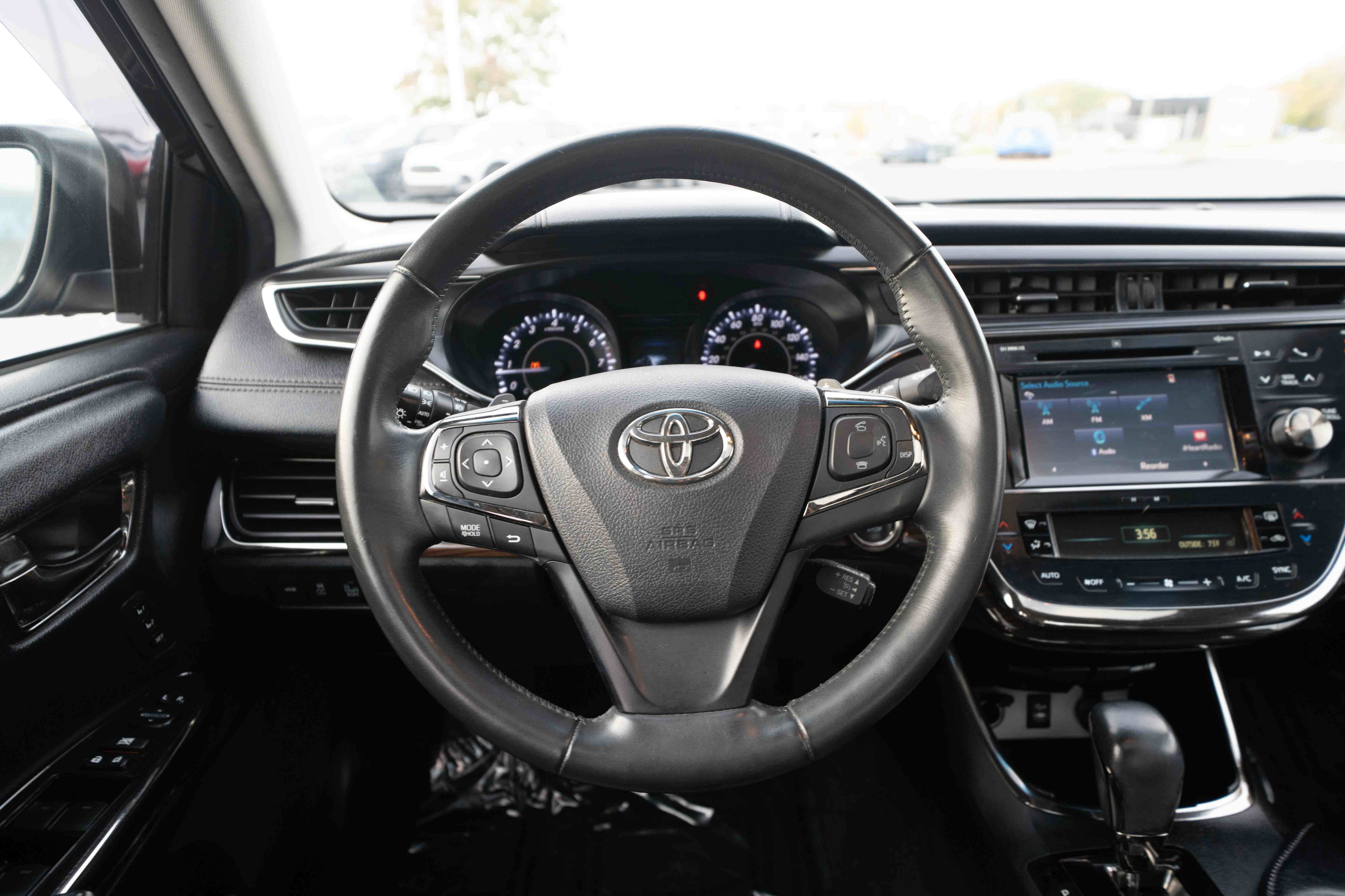 Used 2015 Toyota Avalon Limited FWD image 21