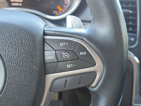 Used 2017 Jeep Grand Cherokee Altitude image 7