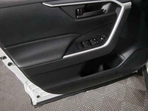 Used 2020 Toyota RAV4 LE w/ All Weather Liner Package AWD/4WD image 13