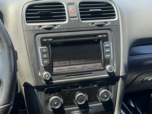 Used 2011 Volkswagen GTI 4-Door FWD image 15