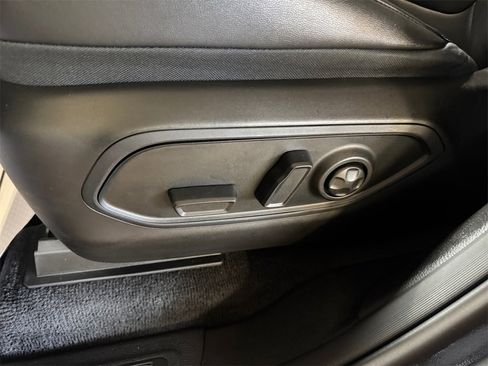 Used 2022 Jeep Grand Cherokee L Limited image 13