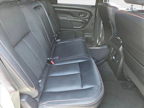 Used 2021 Nissan Titan PRO-4X w/ Pro-4x Convenience Package image 18