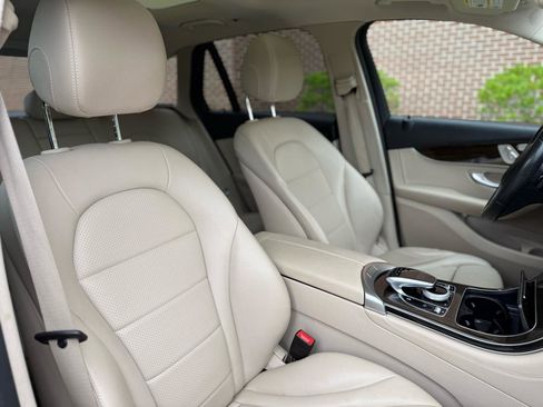 Used 2018 Mercedes-Benz GLC 300 4MATIC image 37
