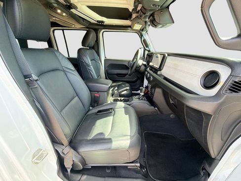 Used 2024 Jeep Wrangler Willys image 15