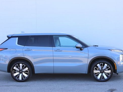 Used 2025 Mitsubishi Outlander SEL image 4