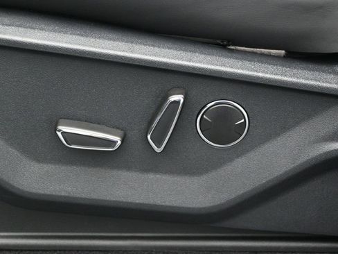 New 2025 Ford F150 Lariat w/ Equipment Group 502A High image 10