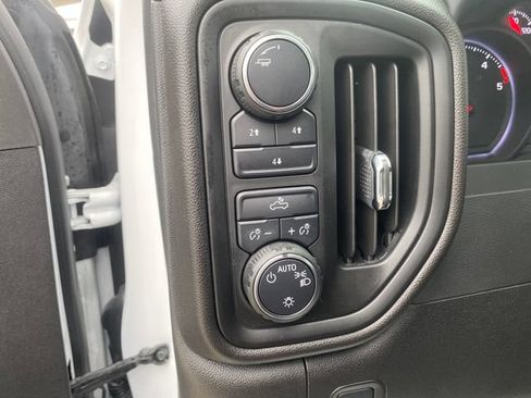 Used 2025 Chevrolet Silverado 2500 W/T AWD/4WD image 37