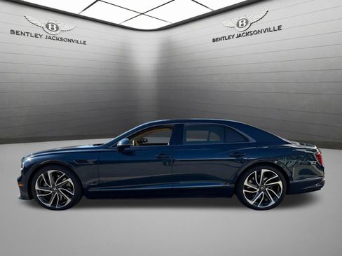 Used 2025 Bentley Flying Spur Plug-In Hybrid AWD/4WD image 16
