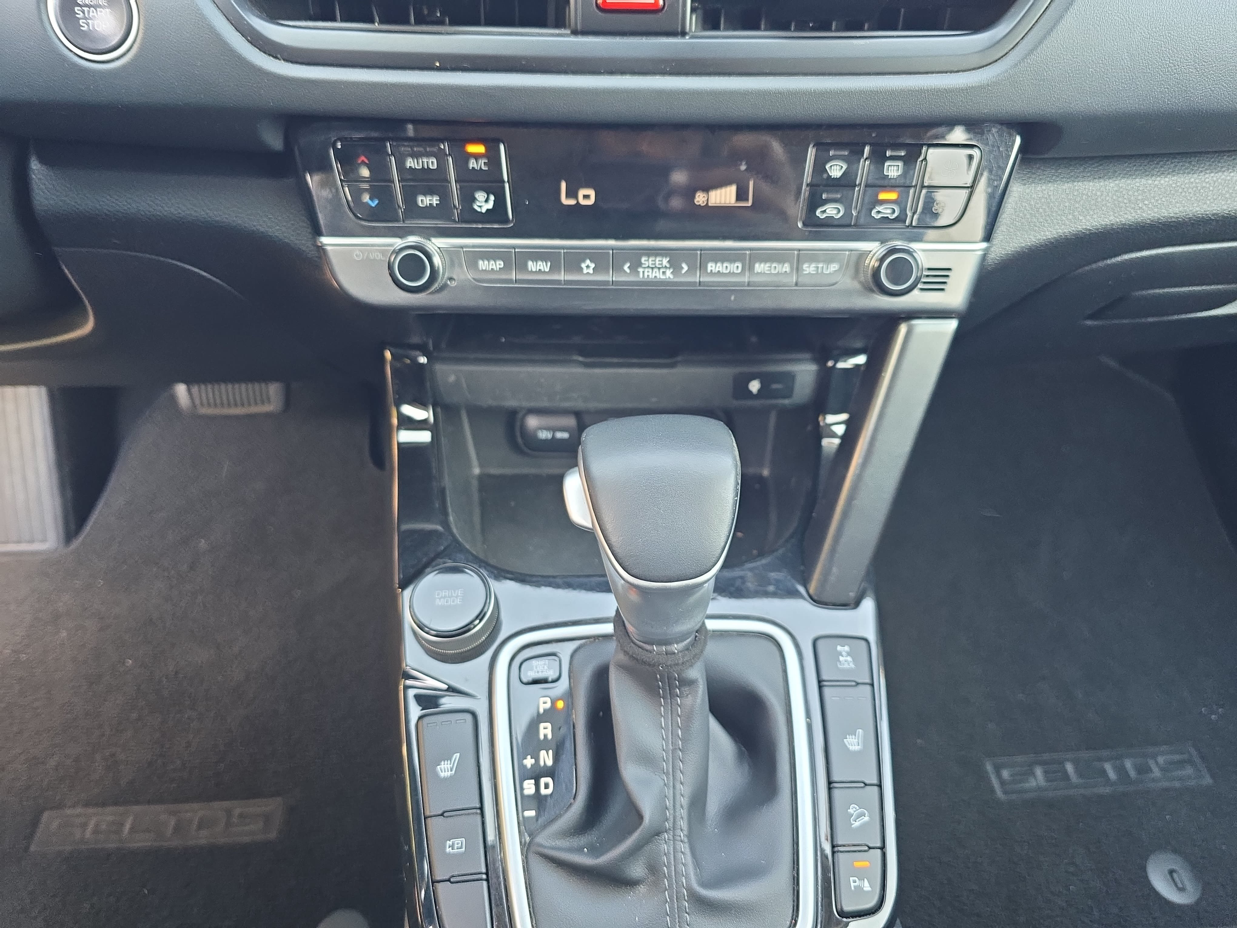 Used 2025 Kia Seltos EX w/ EX Sunroof Package AWD/4WD image 24