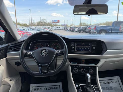 Used 2020 Volkswagen Jetta SE image 18