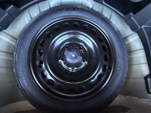 Used 2022 GMC Terrain SLT w/ LPO, Floor Liner Package image 25