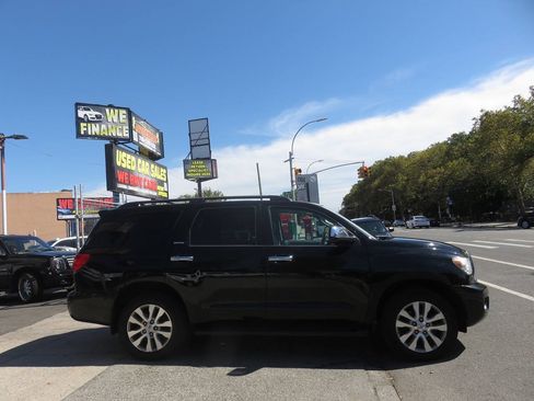Used 2014 Toyota Sequoia Limited AWD/4WD image 9