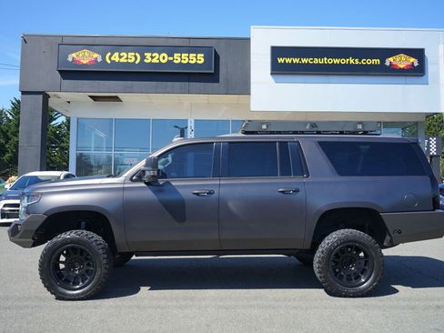 Used 2018 Chevrolet Suburban Premier image 2