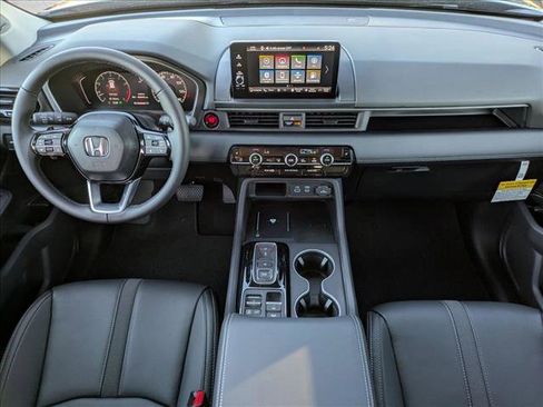 New 2025 Honda Pilot Touring image 15