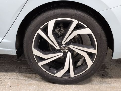 Used 2025 Volkswagen Jetta SEL image 14