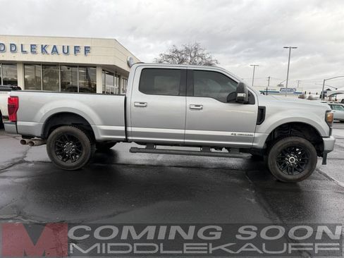 Used 2022 Ford F250 Lariat w/ Black Appearance Package image 2