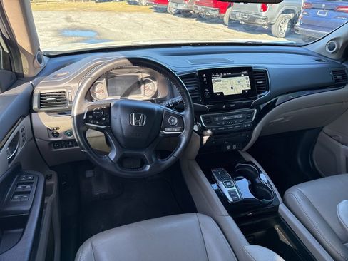 Used 2019 Honda Pilot Touring image 9