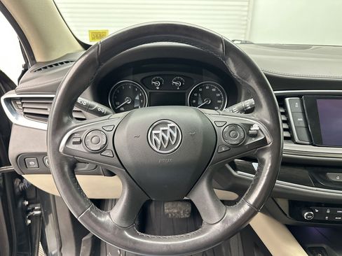 Used 2019 Buick Enclave Essence image 17