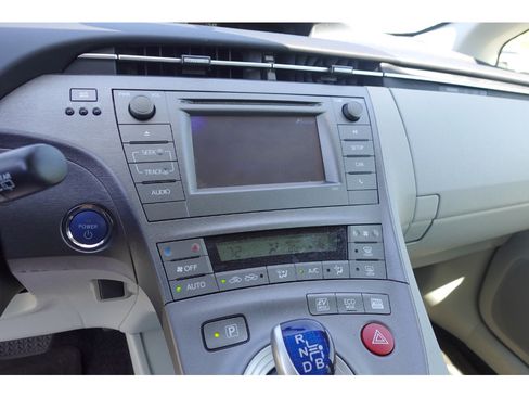 Used 2015 Toyota Prius Two FWD image 16