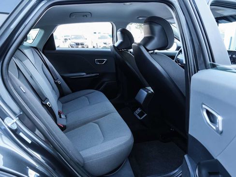 Used 2025 Kia K4 FWD image 31