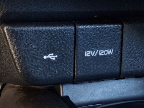 Used 2021 Toyota Camry SE FWD image 20