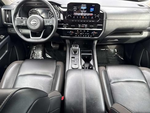 Used 2023 Nissan Pathfinder SL w/ SL Premium Package AWD/4WD image 18