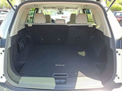 Certified 2023 Nissan Rogue SV image 29