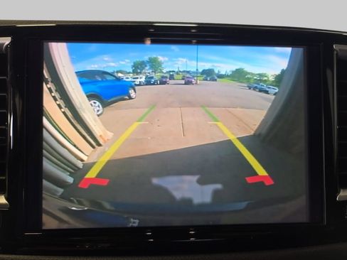 Used 2024 Chrysler Pacifica Touring-L FWD image 28