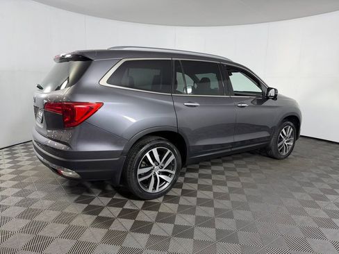 Used 2017 Honda Pilot Touring image 5