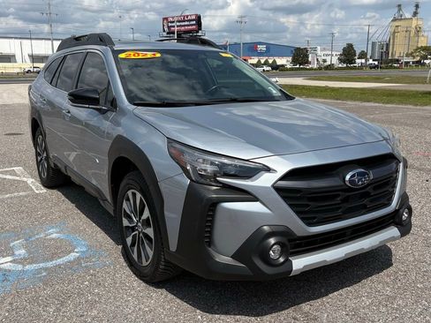 Used 2023 Subaru Outback Limited XT image 1