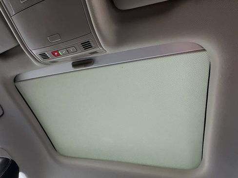 Used 2025 Volkswagen Jetta SE image 25