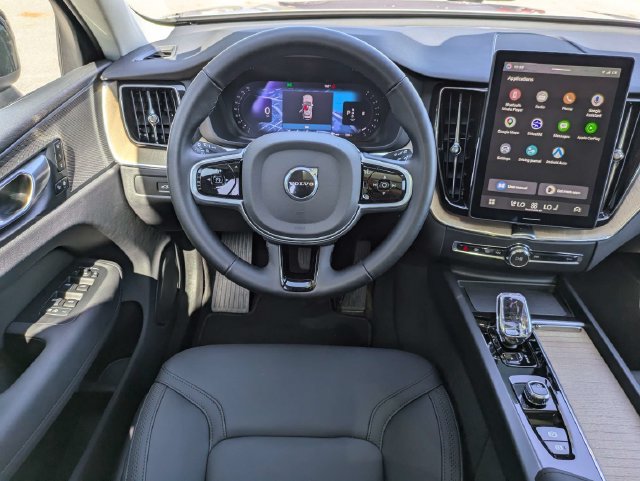 Certified 2026 Volvo XC60 B5 Plus AWD/4WD image 21