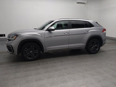 Used 2021 Volkswagen Atlas Cross Sport SE w/ Panoramic Sunroof Package FWD image 2
