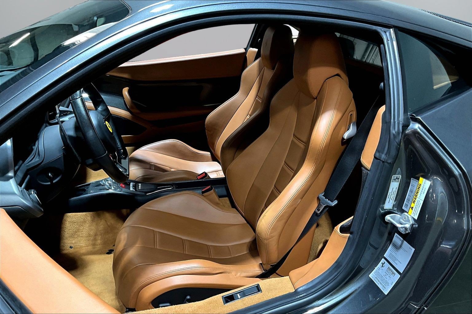Used 2014 Ferrari 458 Italia Coupe RWD image 19