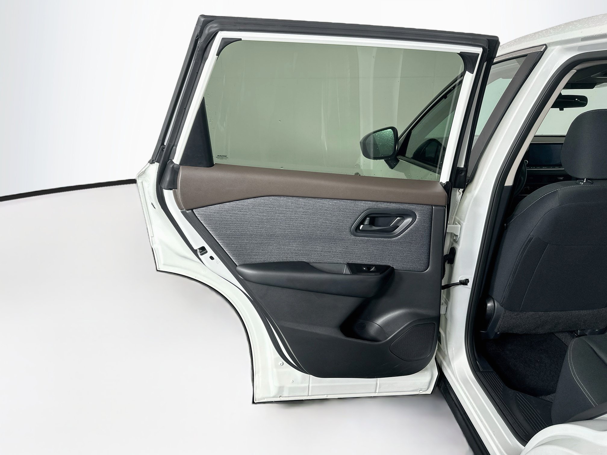 Used 2023 Nissan Rogue S FWD image 26