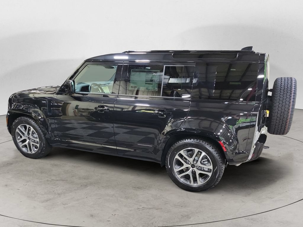 New 2026 Land Rover Defender 110 X-Dynamic SE AWD/4WD image 2