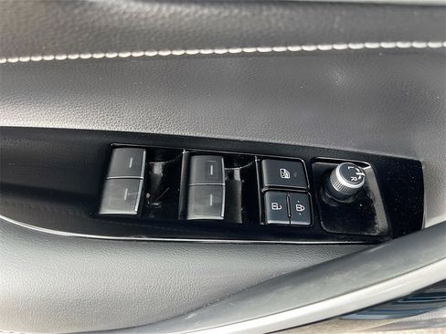 Used 2021 Toyota Corolla XSE image 17