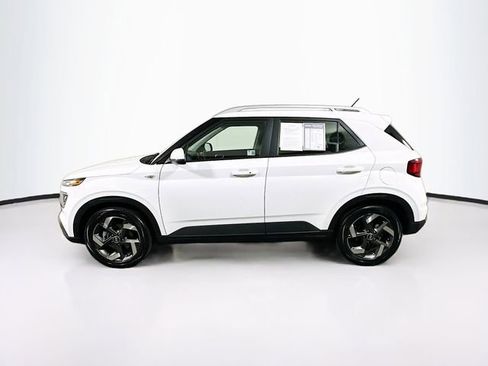Certified 2026 Hyundai Venue SEL FWD image 5