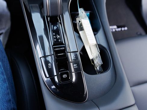 Certified 2026 Toyota Crown XLE image 25