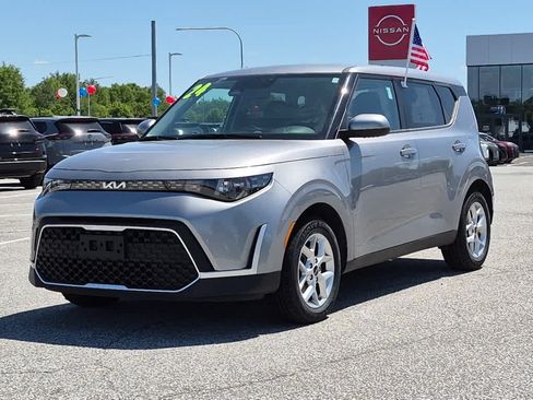 Used 2024 Kia Soul LX w/ Option Group 015 FWD image 1